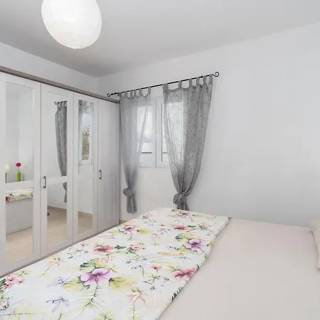 Markas Apartman *
